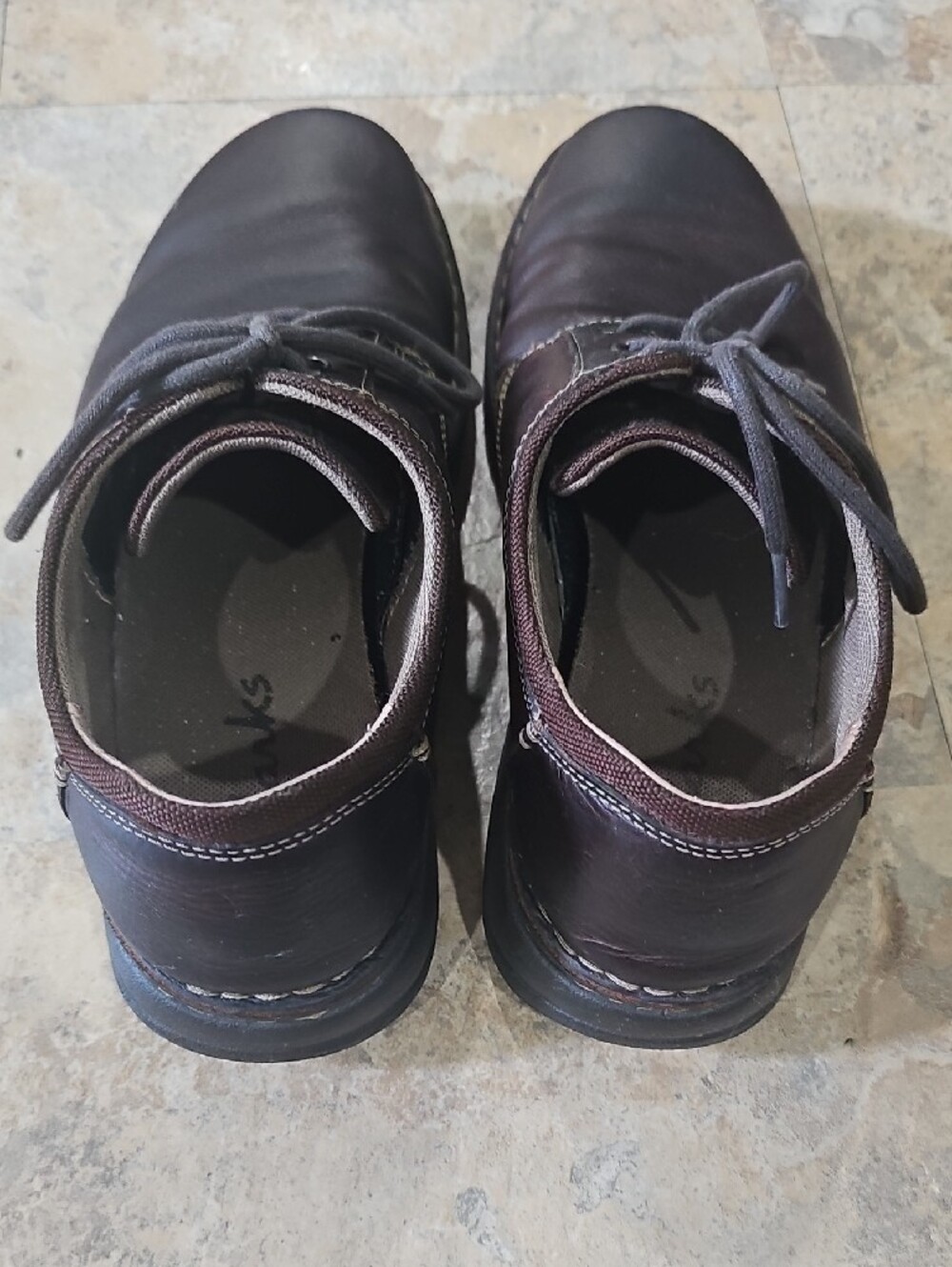 Clarks Men's Dark Brown Lace-Up Leather Oxfords - Picture 3 of 9